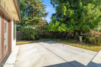 Cozy home with old-world charm coupled with modern conveniences on Hayden Lake Country Club in Idaho - for sale on GolfHomes.com, golf home, golf lot