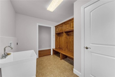 Charming Bella Vista home offering comfort, simplicity and a on Bella Vista Country Club - Berksdale in Arkansas - for sale on GolfHomes.com, golf home, golf lot