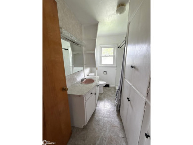 Charming  Affordable 3-Bedroom Home in North English, IA! Don't on Knoll Ridge Country Club in Iowa - for sale on GolfHomes.com, golf home, golf lot