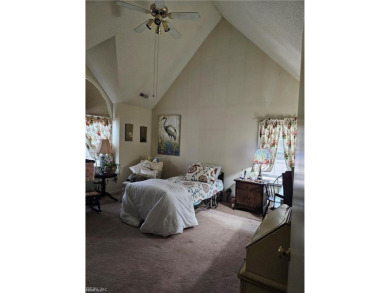WELCOME HOME! This beautiful, spacious, well-kept condo on Greenbrier Country Club in Virginia - for sale on GolfHomes.com, golf home, golf lot