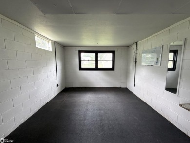 Charming  Affordable 3-Bedroom Home in North English, IA! Don't on Knoll Ridge Country Club in Iowa - for sale on GolfHomes.com, golf home, golf lot