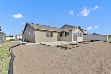 Welcome to this beautifully maintained rancher tucked into a on The Fairways at West Terrace in Washington - for sale on GolfHomes.com, golf home, golf lot