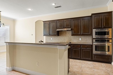 Beautiful 3-bedroom, 2.5-bath home with an oversized 3-car on Pecan Plantation Country Club in Texas - for sale on GolfHomes.com, golf home, golf lot