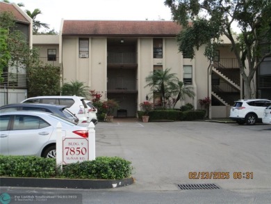 **ALL AGES WELCOME**NEED TLC**BEING SOLD *AS IS* WHERE IS***RUN on Colony West Country Club in Florida - for sale on GolfHomes.com, golf home, golf lot