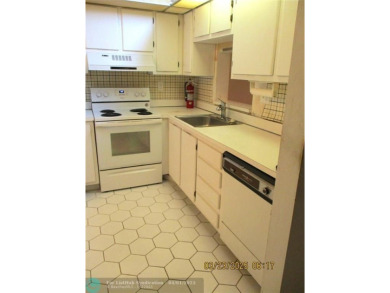 **ALL AGES WELCOME**NEED TLC**BEING SOLD *AS IS* WHERE IS***RUN on Colony West Country Club in Florida - for sale on GolfHomes.com, golf home, golf lot