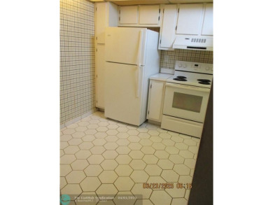 **ALL AGES WELCOME**NEED TLC**BEING SOLD *AS IS* WHERE IS***RUN on Colony West Country Club in Florida - for sale on GolfHomes.com, golf home, golf lot