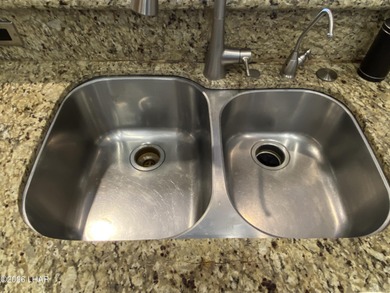 2713 Plaza Verde is a home beyond ordinary! Premier Residential on London Bridge Golf Course in Arizona - for sale on GolfHomes.com, golf home, golf lot