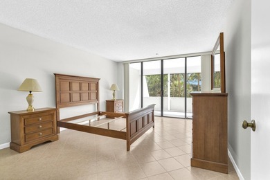 Don't miss this centrally located ground floor apartment with on The Country Club At Boca Raton in Florida - for sale on GolfHomes.com, golf home, golf lot