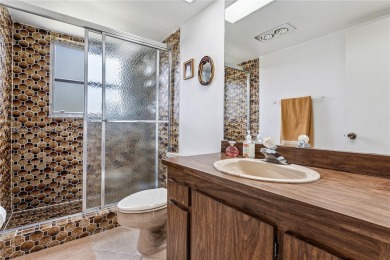 Highly Sought, seldom available, *King* apartment on Palm-Aire Country Club and Resort - The Oaks in Florida - for sale on GolfHomes.com, golf home, golf lot