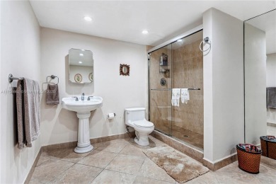 Highly Sought, seldom available, *King* apartment on Palm-Aire Country Club and Resort - The Oaks in Florida - for sale on GolfHomes.com, golf home, golf lot