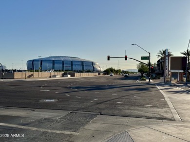 You are going to really like the potential of this Glendale on Desert Mirage Golf Course in Arizona - for sale on GolfHomes.com, golf home, golf lot