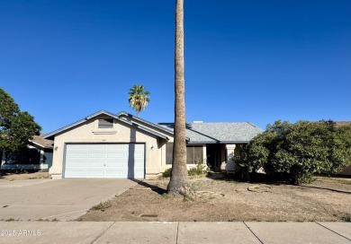 You are going to really like the potential of this Glendale on Desert Mirage Golf Course in Arizona - for sale on GolfHomes.com, golf home, golf lot