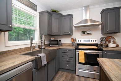 Welcome to Taylor's Ridge, a beautifully maintained 6.142-acre on Willowwood Country Club in West Virginia - for sale on GolfHomes.com, golf home, golf lot