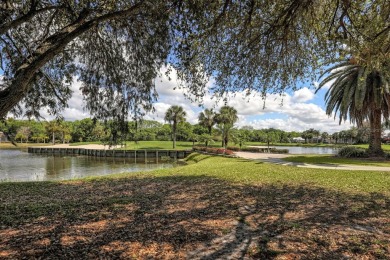 Welcome home to Wexford on the Green located in Plantation Golf on Plantation Golf and Country Club in Florida - for sale on GolfHomes.com, golf home, golf lot