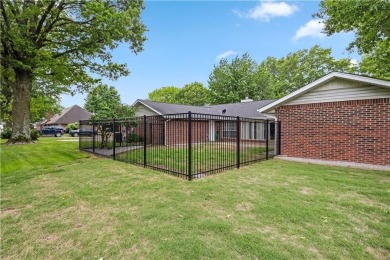 Charming 3 bed, 2 bath single-level home in a quiet Siloam on Dawn Hill Country Club in Arkansas - for sale on GolfHomes.com, golf home, golf lot
