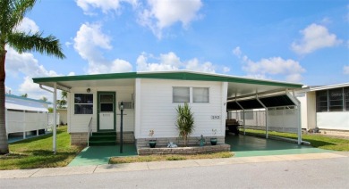 **DESIRABLE GOLDEN GATE! RESIDENT OWNED COMMUNITY** Spacious on Mainlands Golf Club in Florida - for sale on GolfHomes.com, golf home, golf lot