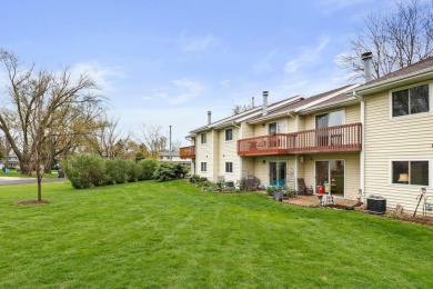 Golfview Townhouse Condo boasts great updates, a quiet secluded on Lake Windsor Country Club in Wisconsin - for sale on GolfHomes.com, golf home, golf lot