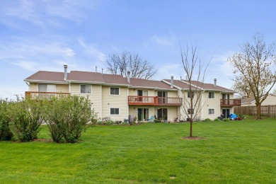 Golfview Townhouse Condo boasts great updates, a quiet secluded on Lake Windsor Country Club in Wisconsin - for sale on GolfHomes.com, golf home, golf lot