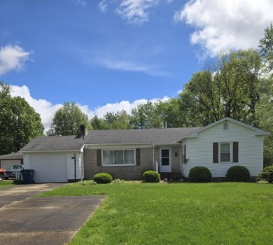 Discover charm and comfort in this 2 bedroom, 1 bath ranch style on Quail Creek Country Club in Illinois - for sale on GolfHomes.com, golf home, golf lot