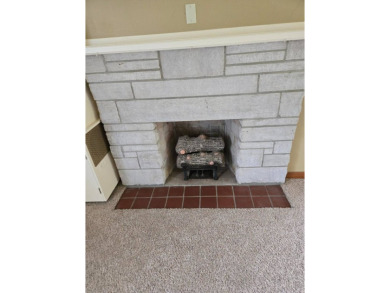 Discover charm and comfort in this 2 bedroom, 1 bath ranch style on Quail Creek Country Club in Illinois - for sale on GolfHomes.com, golf home, golf lot