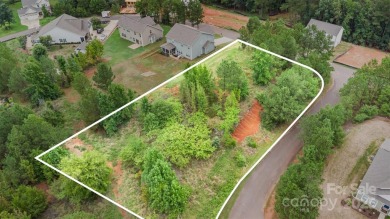 Rare opportunity to build on one of the last remaining lots in on Edgewater Golf Club in South Carolina - for sale on GolfHomes.com, golf home, golf lot