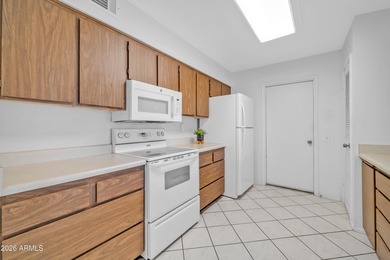 This home is priced to sell! Freshly-painted, move-in ready home on Sun City Riverview Golf Course in Arizona - for sale on GolfHomes.com, golf home, golf lot