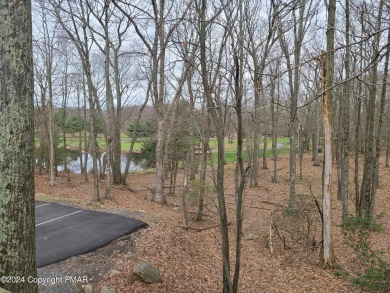 Charming Townhome with Excellent Rental History - Ideal on Split Rock Resort and Country Club in Pennsylvania - for sale on GolfHomes.com, golf home, golf lot