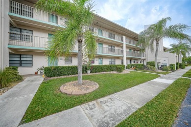 OWNER WANTS OFFER. This lovely Third Floor unit (elevator on Kingsway Country Club in Florida - for sale on GolfHomes.com, golf home, golf lot