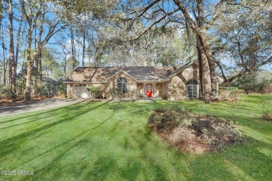 Located in Royal Pines, public golf community on Lady's Island on Ladys Island Country Club in South Carolina - for sale on GolfHomes.com, golf home, golf lot