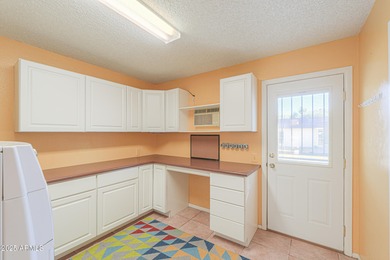 Welcome to this well-maintained, golf course view lot, 2-bedroom on Sun City-Willow Creek / Willow Brook  in Arizona - for sale on GolfHomes.com, golf home, golf lot