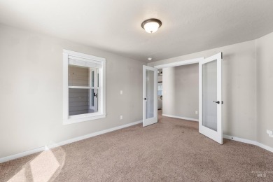 Fresh on the market, this charming & cherished home sits at the on Hunters Point Golf Club in Idaho - for sale on GolfHomes.com, golf home, golf lot