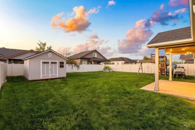Fresh on the market, this charming & cherished home sits at the on Hunters Point Golf Club in Idaho - for sale on GolfHomes.com, golf home, golf lot