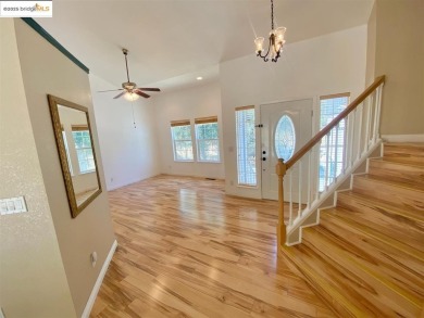 Welcome to the Gateway to Yosemite, Groveland! This 3 bedroom 2 on Pine Mountain Lake Country Club in California - for sale on GolfHomes.com, golf home, golf lot