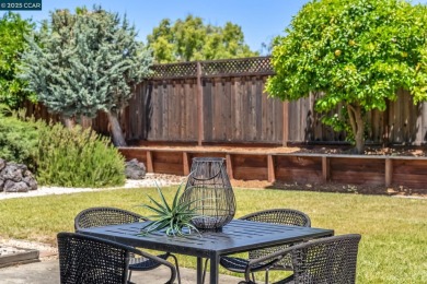 Offers by 10am, Wed, 6/4. Beautiful single-level home on Boundary Oak Golf Course in California - for sale on GolfHomes.com, golf home, golf lot
