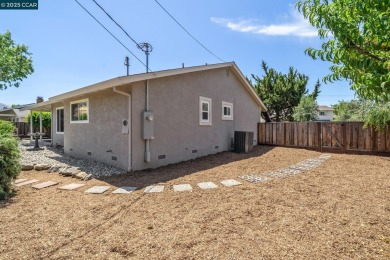 Offers by 10am, Wed, 6/4. Beautiful single-level home on Boundary Oak Golf Course in California - for sale on GolfHomes.com, golf home, golf lot