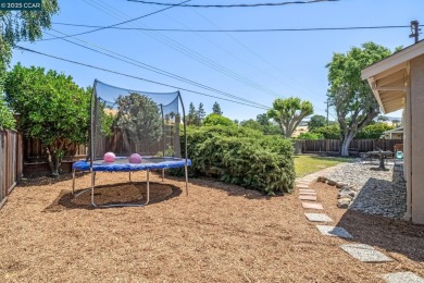 Offers by 10am, Wed, 6/4. Beautiful single-level home on Boundary Oak Golf Course in California - for sale on GolfHomes.com, golf home, golf lot