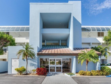 PENTHOUSE CONDO- Rare Furnished Penthouse Condo in stunning Isla on Isla Del Sol Yacht and Country Club in Florida - for sale on GolfHomes.com, golf home, golf lot