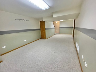 Absolutely lovely townhome in Swanbrooke of Prestbury invites on Bliss Creek Golf Club in Illinois - for sale on GolfHomes.com, golf home, golf lot