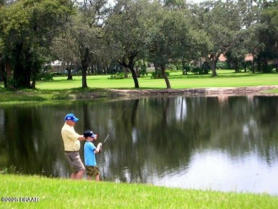 Immaculate & updated 2BR 2BA home on cul-de-sac in Wedgewood on Spruce Creek Golf Club in Florida - for sale on GolfHomes.com, golf home, golf lot