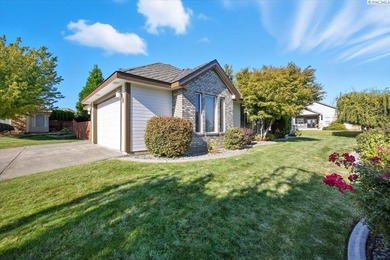 MLS# 288805 Beautiful Custom Home located in Kennewick. Nestled on Canyon Lakes Golf Course in Washington - for sale on GolfHomes.com, golf home, golf lot