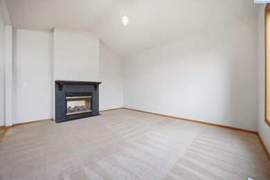 MLS# 288805 Beautiful Custom Home located in Kennewick. Nestled on Canyon Lakes Golf Course in Washington - for sale on GolfHomes.com, golf home, golf lot