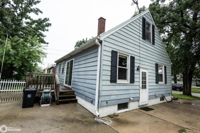 Check out this 3-bedroom home in an appealing location near on Highland Park Golf Course in Iowa - for sale on GolfHomes.com, golf home, golf lot