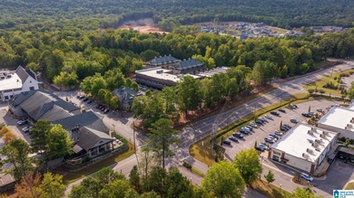 Welcome Home to 34 Abbott Square!! A fabulous opportunity in the on Shoal Creek Golf Course in Alabama - for sale on GolfHomes.com, golf home, golf lot