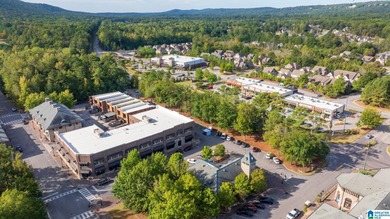 Welcome Home to 34 Abbott Square!! A fabulous opportunity in the on Shoal Creek Golf Course in Alabama - for sale on GolfHomes.com, golf home, golf lot