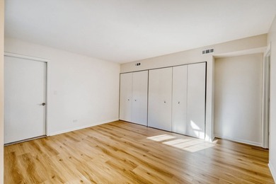 Let me preface by saying *don't let this one get away!* This on Willow Crest Golf Club in Illinois - for sale on GolfHomes.com, golf home, golf lot