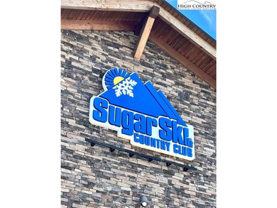 MOST AFFORDABLE CONDO AT SUGAR SKI & CC!!! Welcome to your on Sugar Mountain Golf Course in North Carolina - for sale on GolfHomes.com, golf home, golf lot