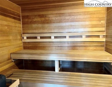 MOST AFFORDABLE CONDO AT SUGAR SKI & CC!!! Welcome to your on Sugar Mountain Golf Course in North Carolina - for sale on GolfHomes.com, golf home, golf lot