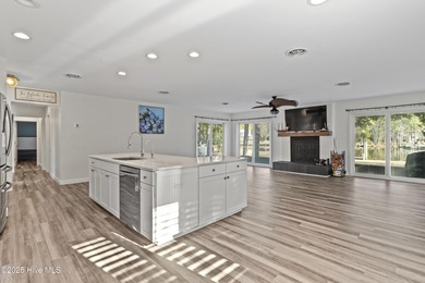 Seller is offering a $7,000 allowance!! Motivated seller! on Harbour Point Golf Club in North Carolina - for sale on GolfHomes.com, golf home, golf lot