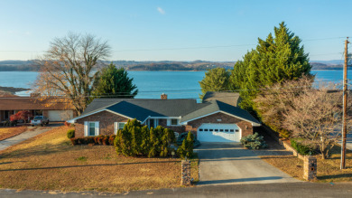 LAKEFRONT MAIN CHANNEL LIVING on Patriot Hills Golf Club in Tennessee - for sale on GolfHomes.com, golf home, golf lot