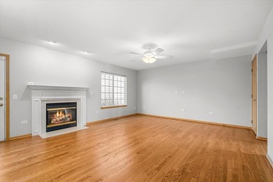 Absolutely lovely townhome in Swanbrooke of Prestbury invites on Bliss Creek Golf Club in Illinois - for sale on GolfHomes.com, golf home, golf lot